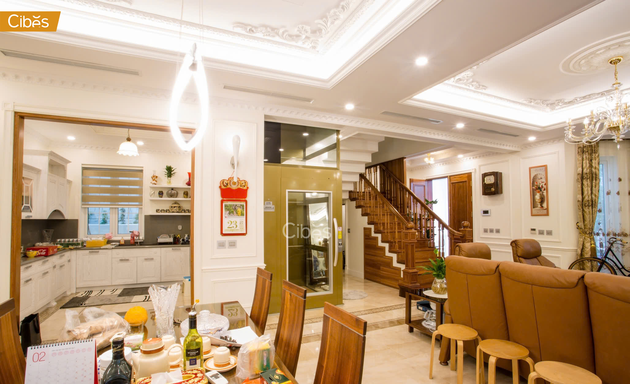 KĐT Vinhomes Riverside - Cibes Ecosilent lắp đặt giữa thang bộ